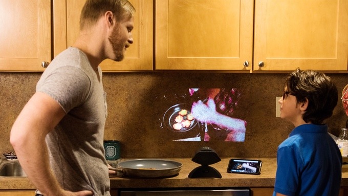 et mini pocket entertainment system - wall projection