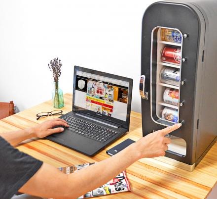 Convenient Soda Fridges : Thanko USB Can Cooler