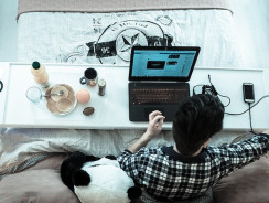 Bedchill – The Overbed Table