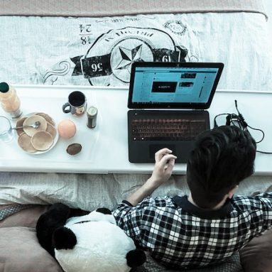 Bedchill – The Overbed Table