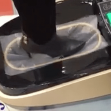 Quen Shoe Cover – Automatic Shoe Wrap