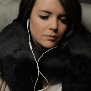 Best Neck Pillow For Traveling – The Duo Travel Pillow