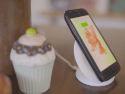 Eye iPhone Case – Turns Your iPhone Into An Android