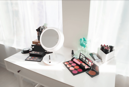 JUNO – The Smartest Makeup Mirror Ever