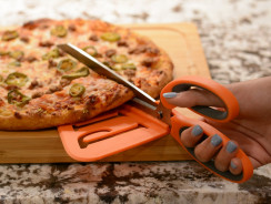Pizza Scissors – Cut A Pizza With Ease (Kitchen Maestro)