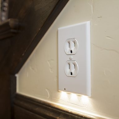 LED Outlet Cover Guidelight – With Automatic Sensor by SnapPower